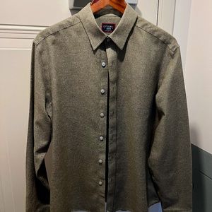 Untuckit olive green super light flannel shirt